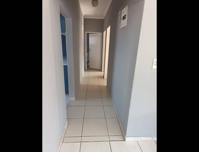 2 BEDROOM PROPERTY TO RENT IN LAMBTON GARDENS